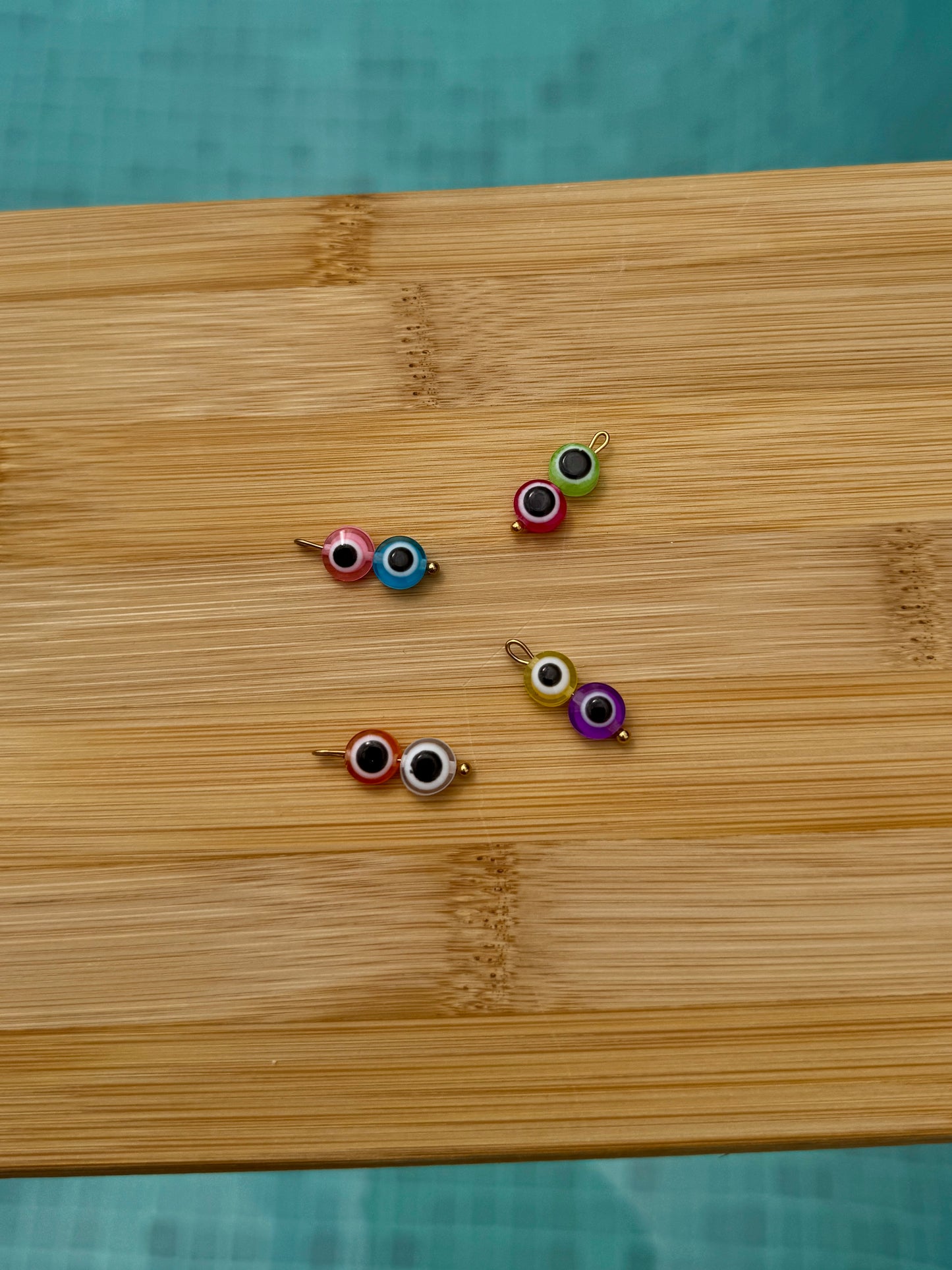 Pendentifs œils multicolores (couleurs aléatoires)